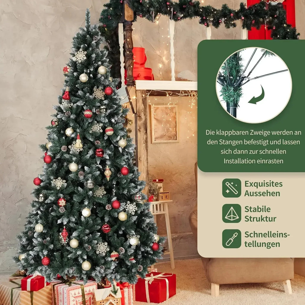 Sapin de Noël enneigé avec pommes de pin